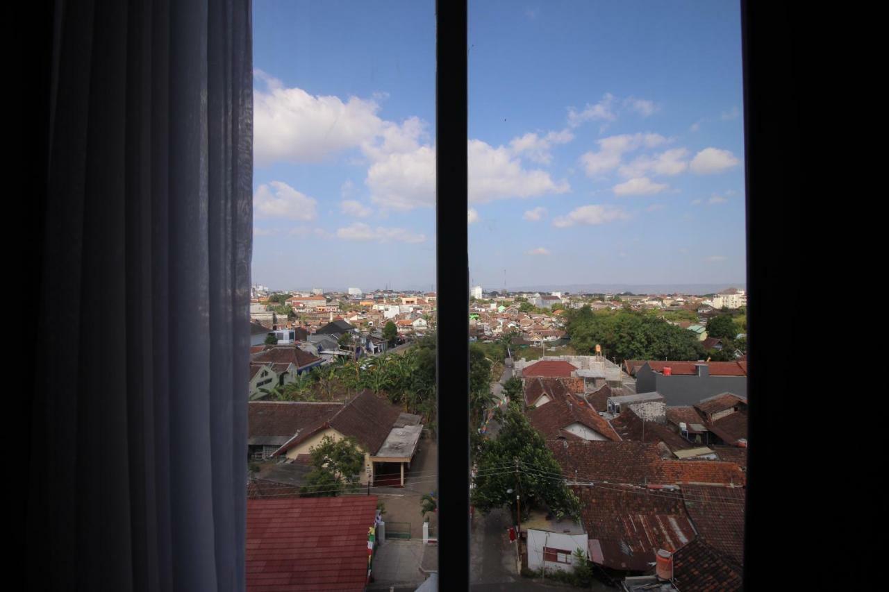 Forriz Hotel Yogyakarta Exteriör bild